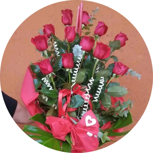 Una dozzina di rose gambo lungo